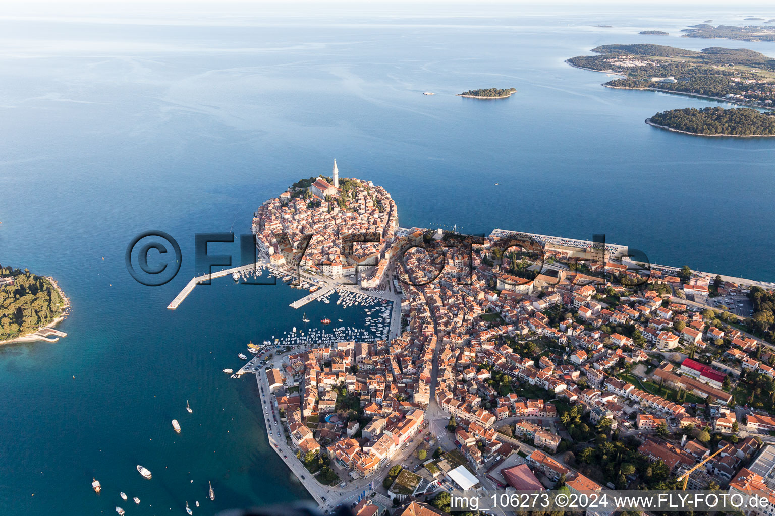 Rovinj im Bundesland Istria, Kroatien aus der Drohnenperspektive