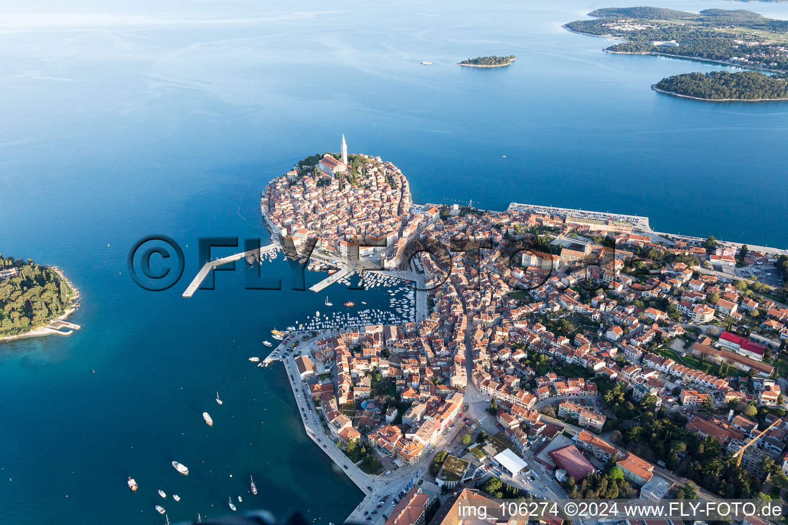 Rovinj im Bundesland Istria, Kroatien von einer Drohne aus