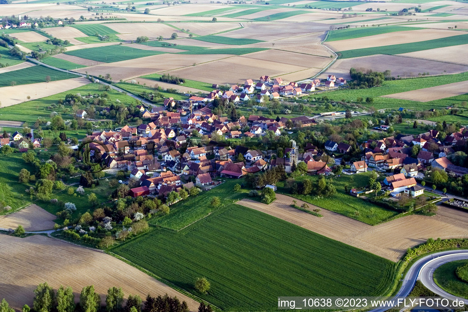 Hohwiller im Bundesland Bas-Rhin, Frankreich aus der Luft betrachtet