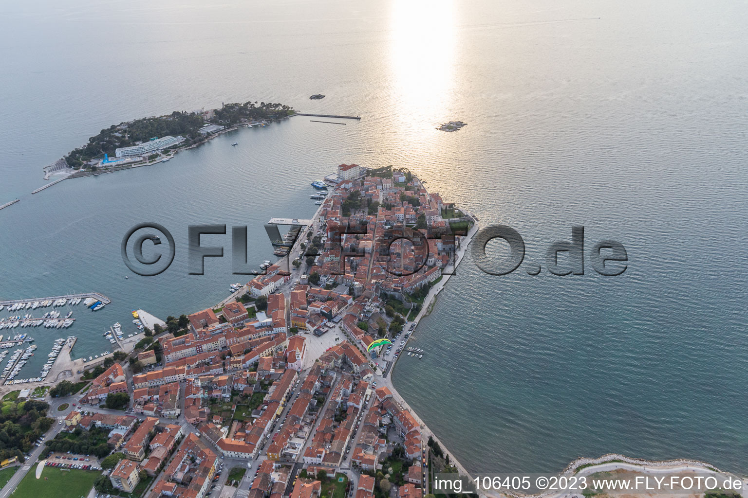 Poreč im Bundesland Istria, Kroatien aus der Luft betrachtet