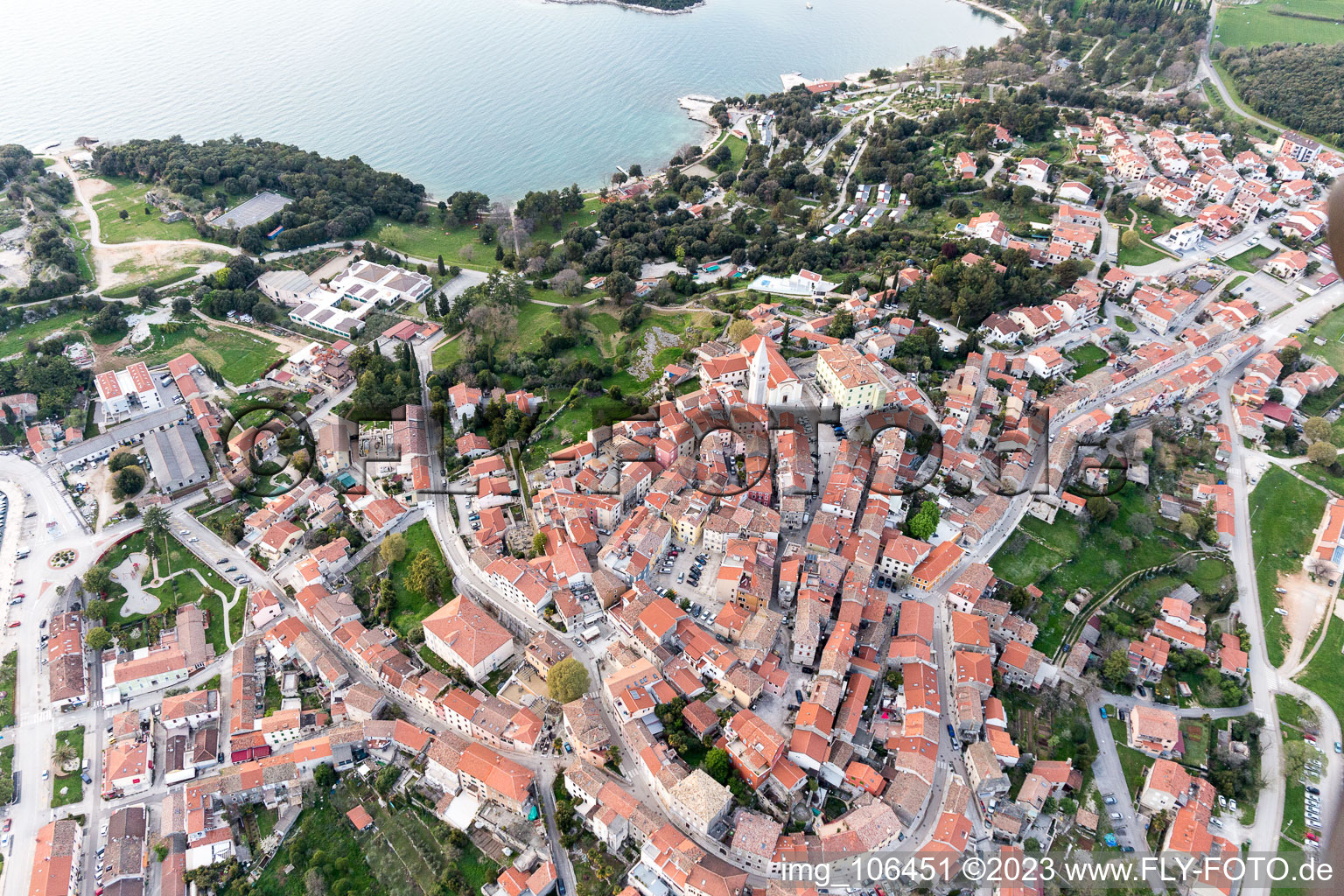 Luftbild von Vrsar im Bundesland Istria, Kroatien