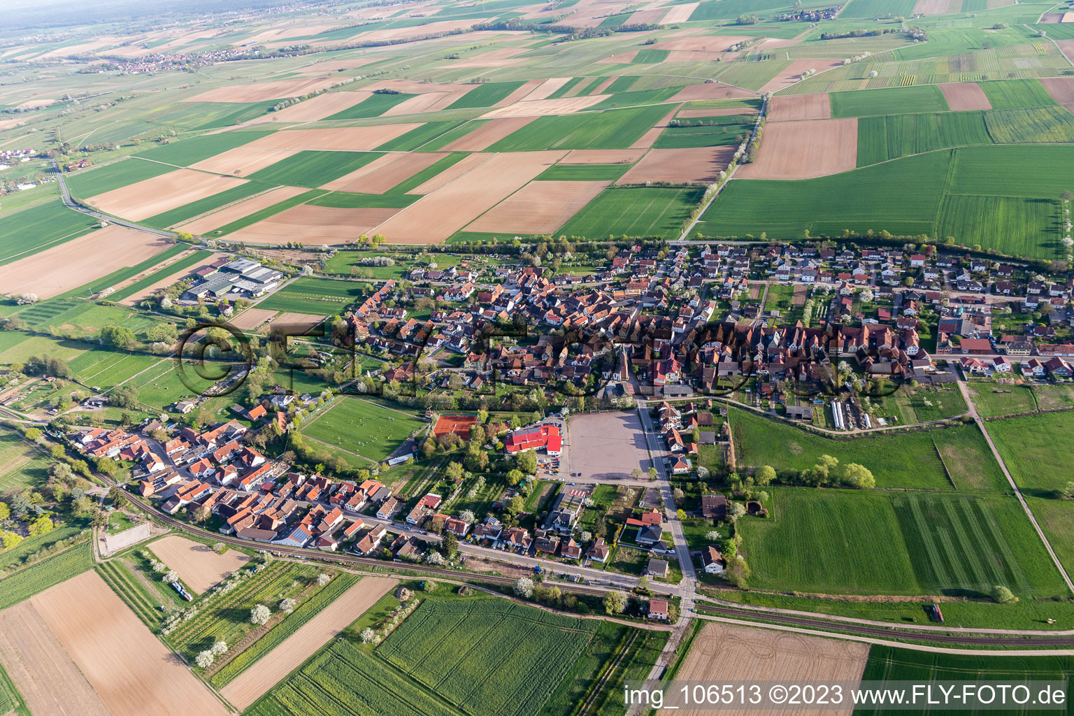 Drohnenaufname von Ortsteil Kapellen in Kapellen-Drusweiler im Bundesland Rheinland-Pfalz, Deutschland