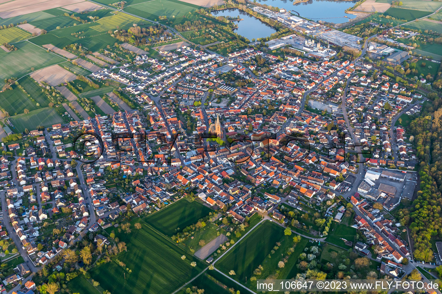 Ortsteil Rheinsheim in Philippsburg im Bundesland Baden-Württemberg, Deutschland von oben gesehen