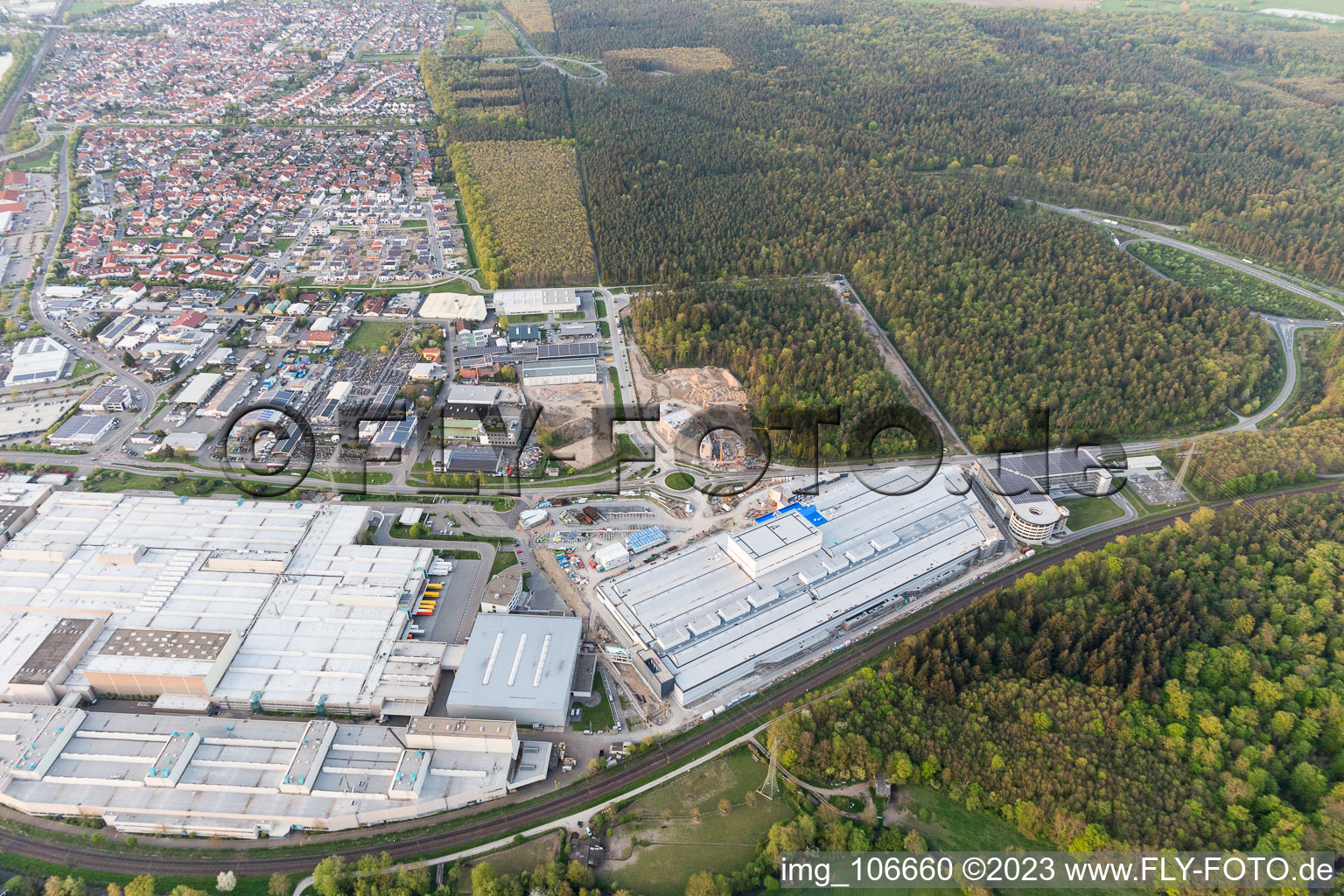 Graben-Neudorf, SEW-EURODRIVE GmbH & Co KG im Bundesland Baden-Württemberg, Deutschland von oben gesehen