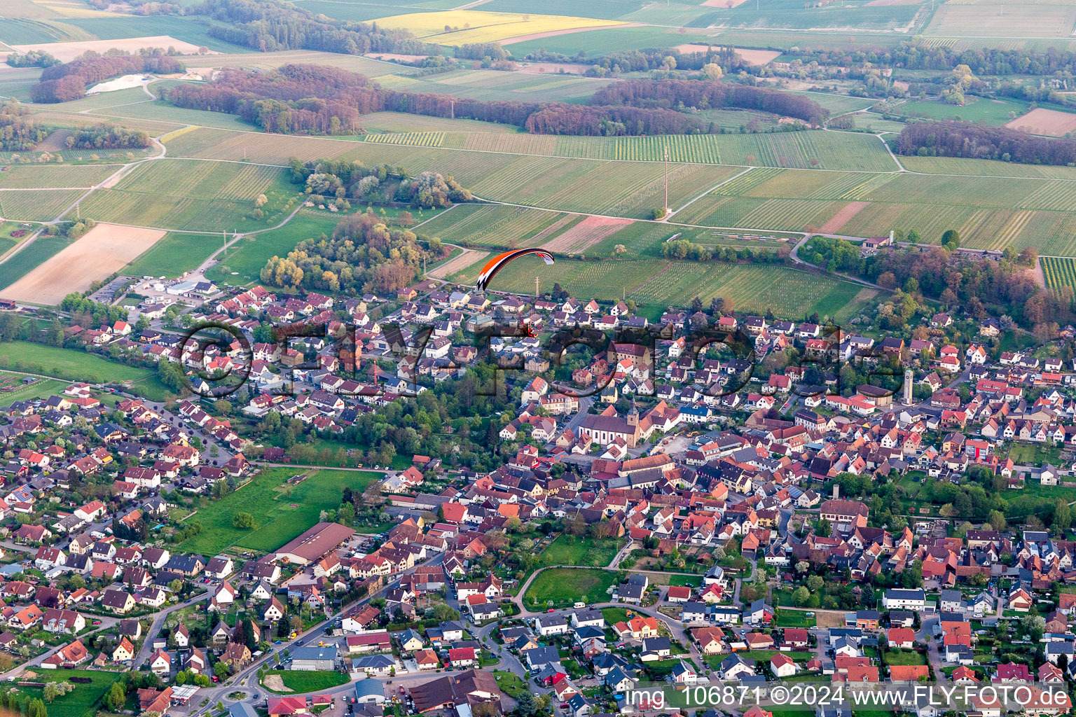 Luftaufnahme von Klingenmünster im Bundesland Rheinland-Pfalz, Deutschland