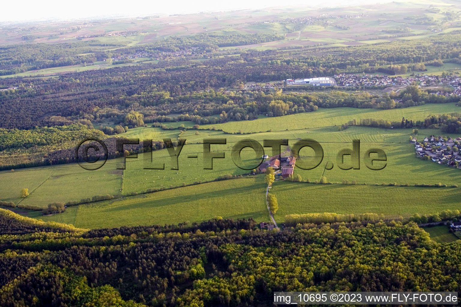 Luftaufnahme von Mertzwiller im Bundesland Bas-Rhin, Frankreich