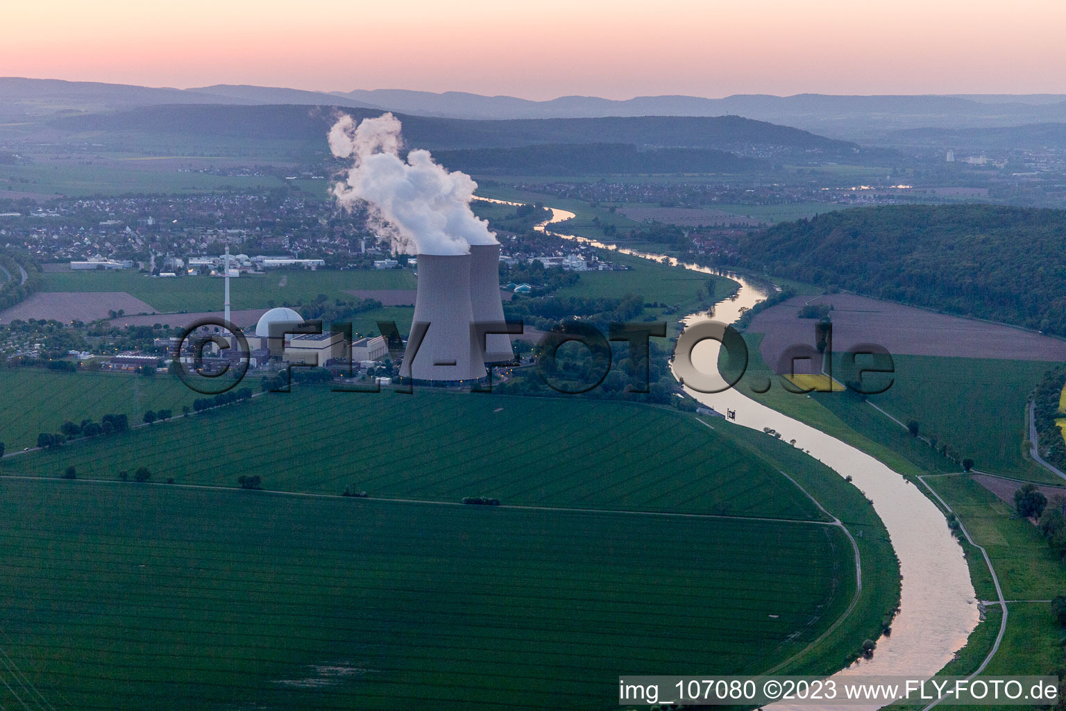 Schrägluftbild von Grohnde, AKW im Bundesland Niedersachsen, Deutschland