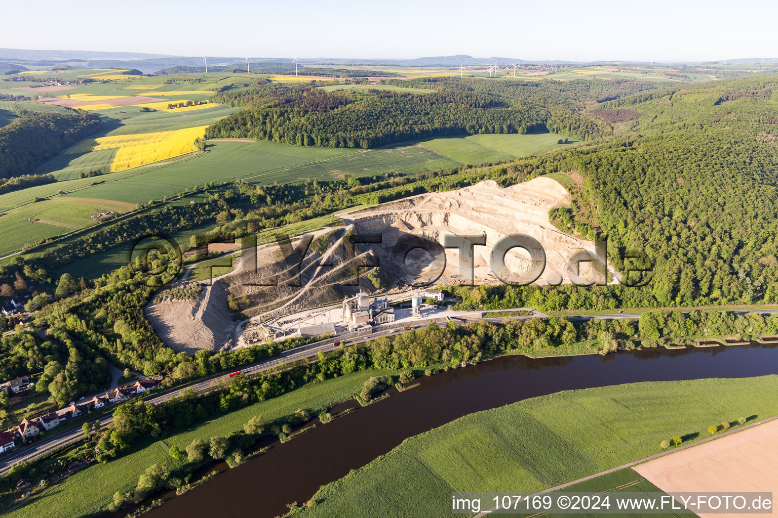 Steinbruch zum Abbau und zur Gewinnung von in Hehlen im Bundesland Niedersachsen, Deutschland