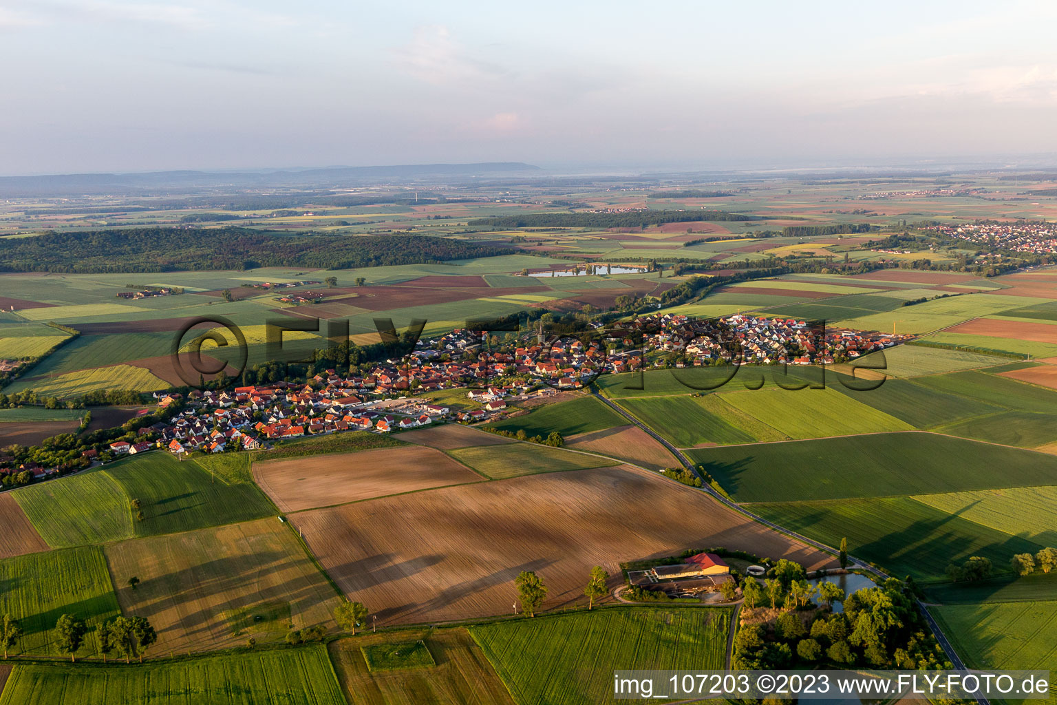 Luftaufnahme von Dingolshausen im Bundesland Bayern, Deutschland