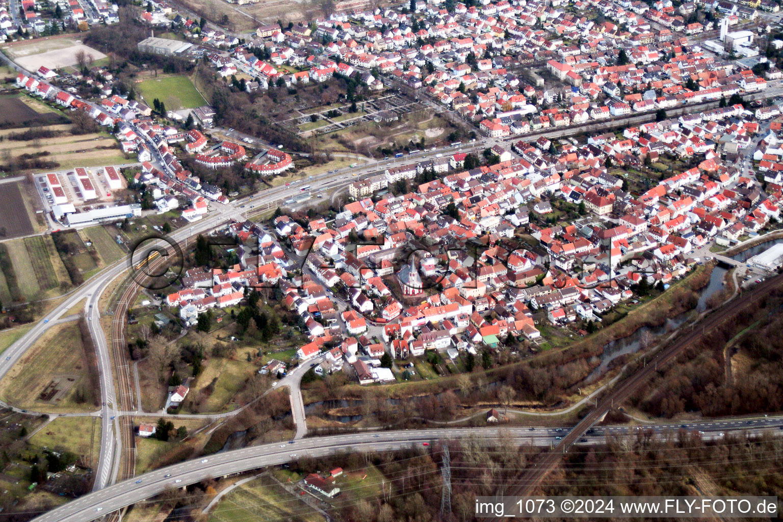 Luftbild von Von Südwesten im Ortsteil Knielingen in Karlsruhe im Bundesland Baden-Württemberg, Deutschland