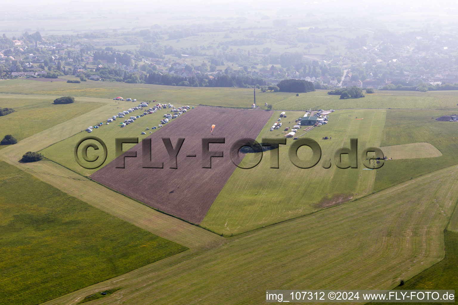 Rohrbach-les-Bitche, Flugplatz in Rohrbach-lès-Bitche im Bundesland Moselle, Frankreich