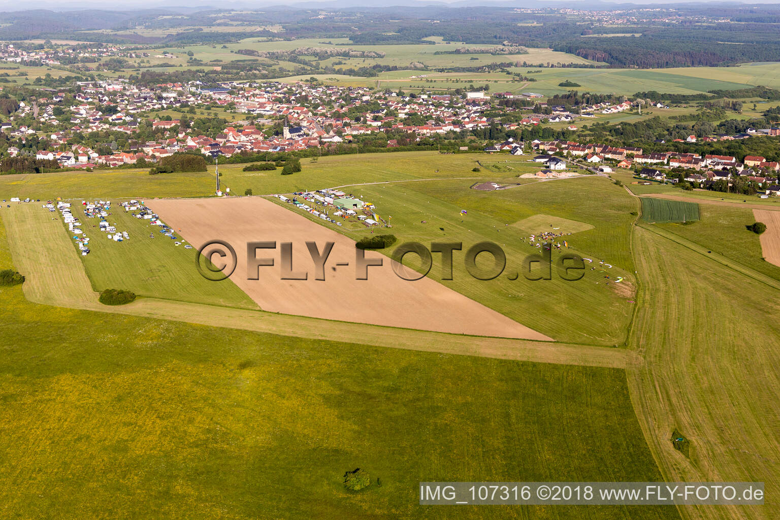 Luftaufnahme von Rohrbach-les-Bitche, Flugplatz in Rohrbach-lès-Bitche im Bundesland Moselle, Frankreich
