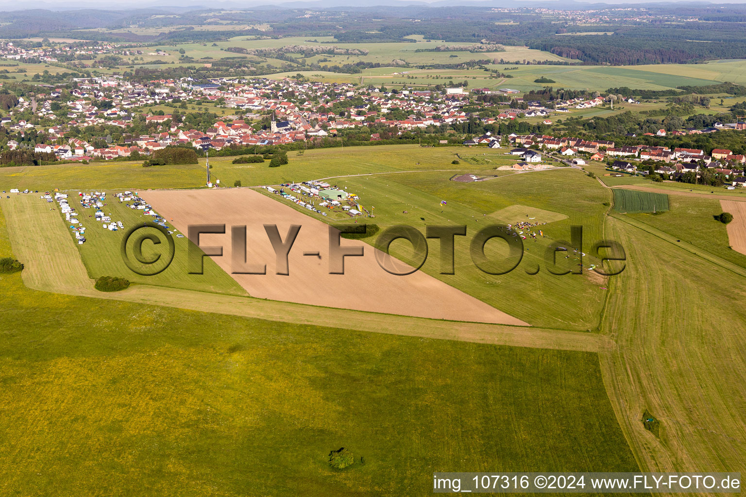 Luftaufnahme von Rohrbach-les-Bitche, Flugplatz in Rohrbach-lès-Bitche im Bundesland Moselle, Frankreich