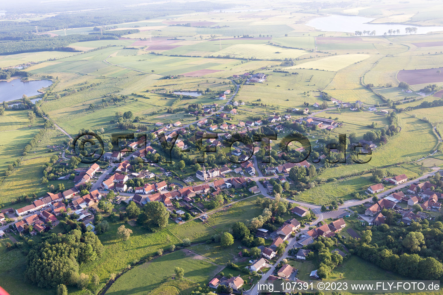 Luftbild von Vibersviller im Bundesland Moselle, Frankreich