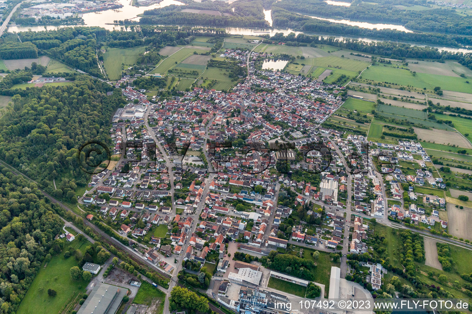 Ortsteil Rheinsheim in Philippsburg im Bundesland Baden-Württemberg, Deutschland vom Flugzeug aus