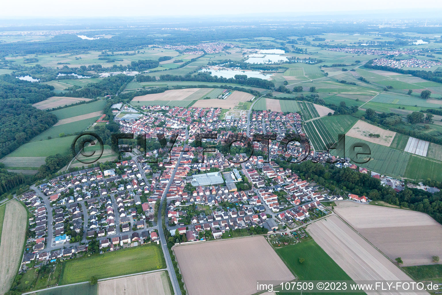 Luftaufnahme von Kuhardt im Bundesland Rheinland-Pfalz, Deutschland