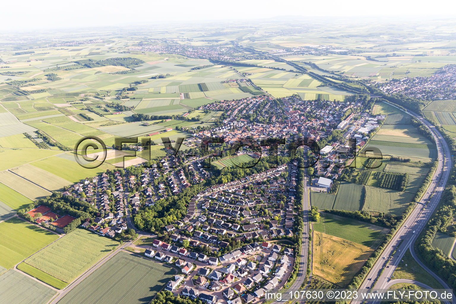 Luftbild von Klein-Winternheim im Bundesland Rheinland-Pfalz, Deutschland