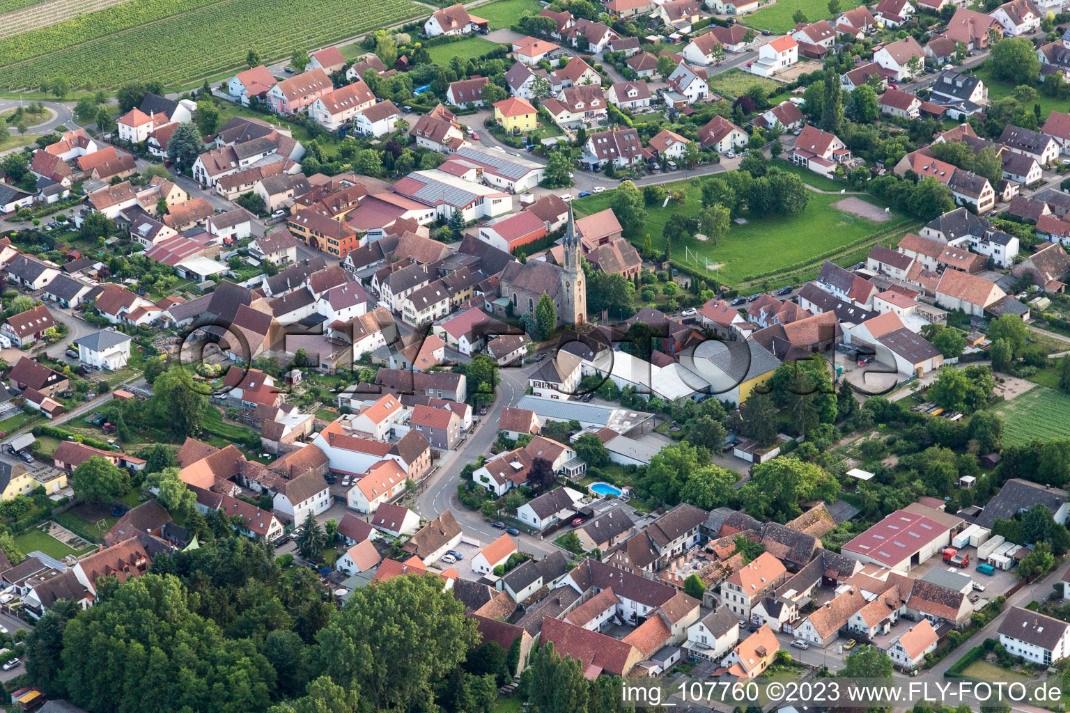 Drohnenbild von Großfischlingen im Bundesland Rheinland-Pfalz, Deutschland