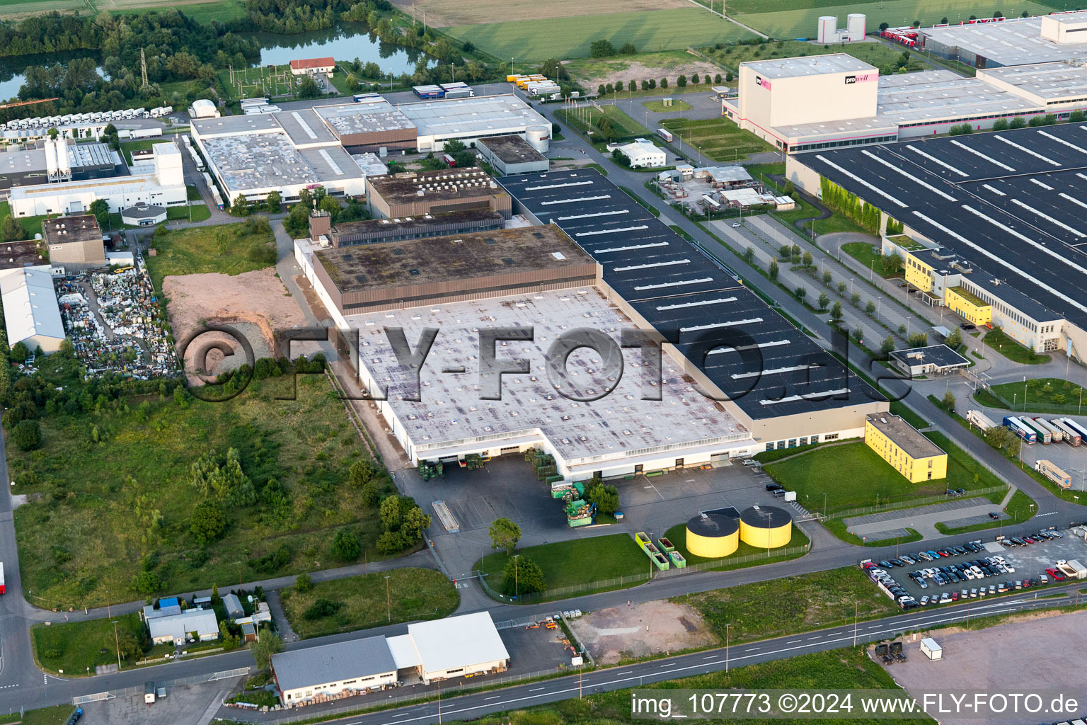 Industriegebiet InterPark in Offenbach an der Queich im Bundesland Rheinland-Pfalz, Deutschland