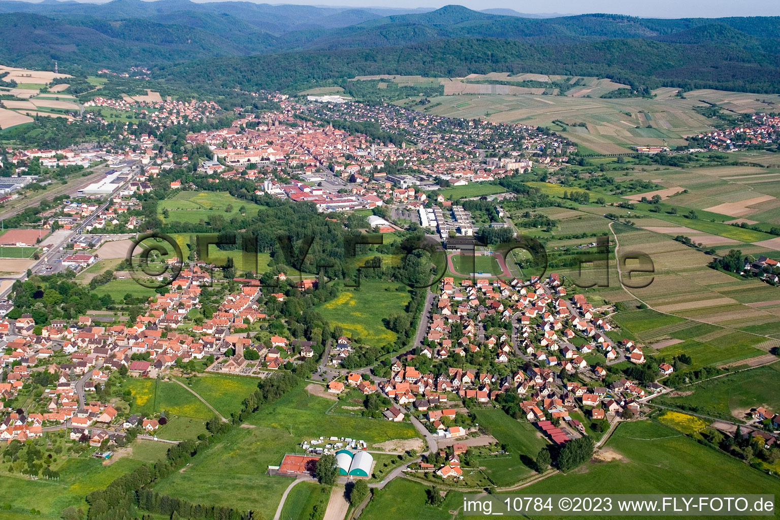 Altenstadt im Bundesland Bas-Rhin, Frankreich aus der Luft betrachtet