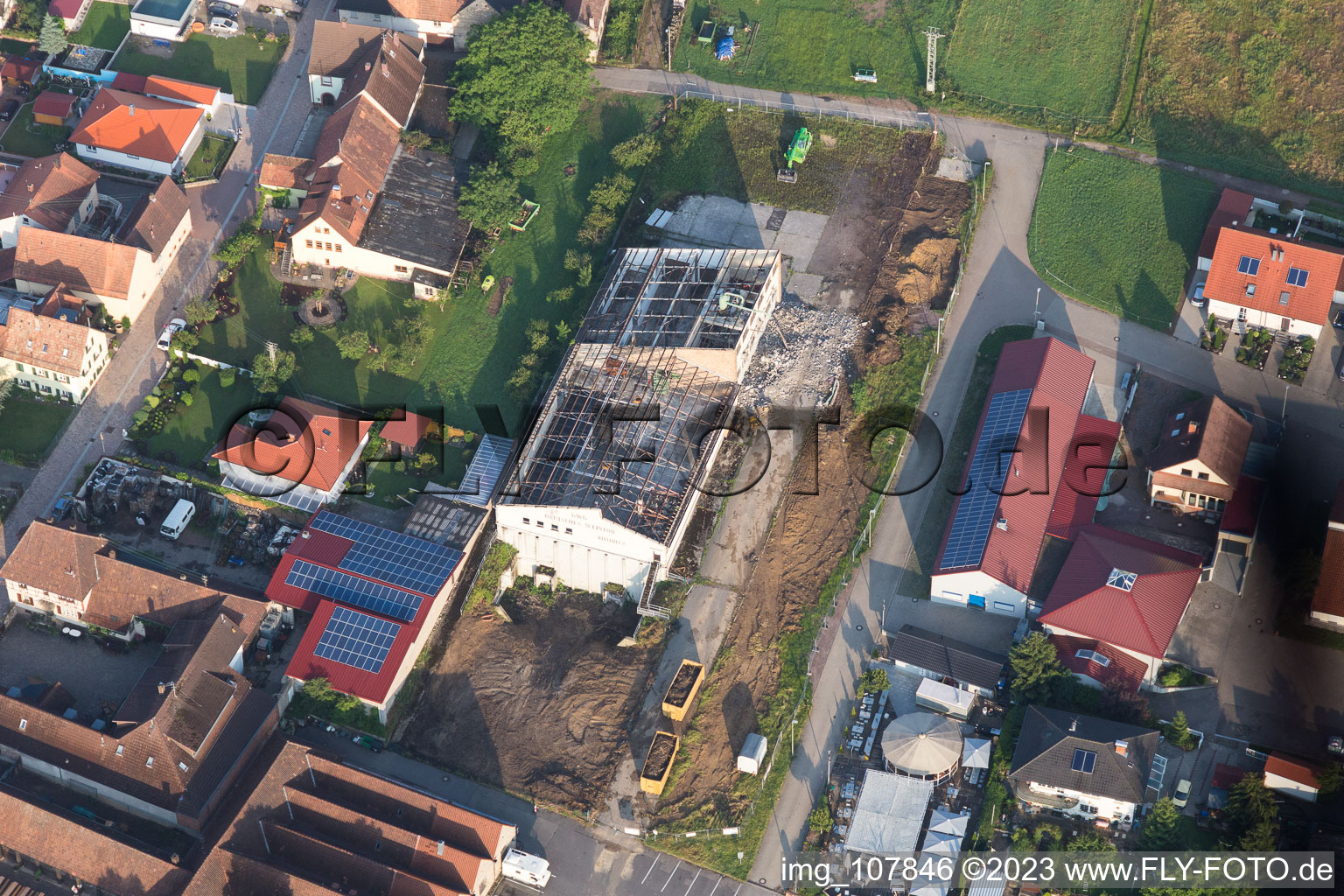 Ortsteil Rechtenbach in Schweigen-Rechtenbach im Bundesland Rheinland-Pfalz, Deutschland vom Flugzeug aus