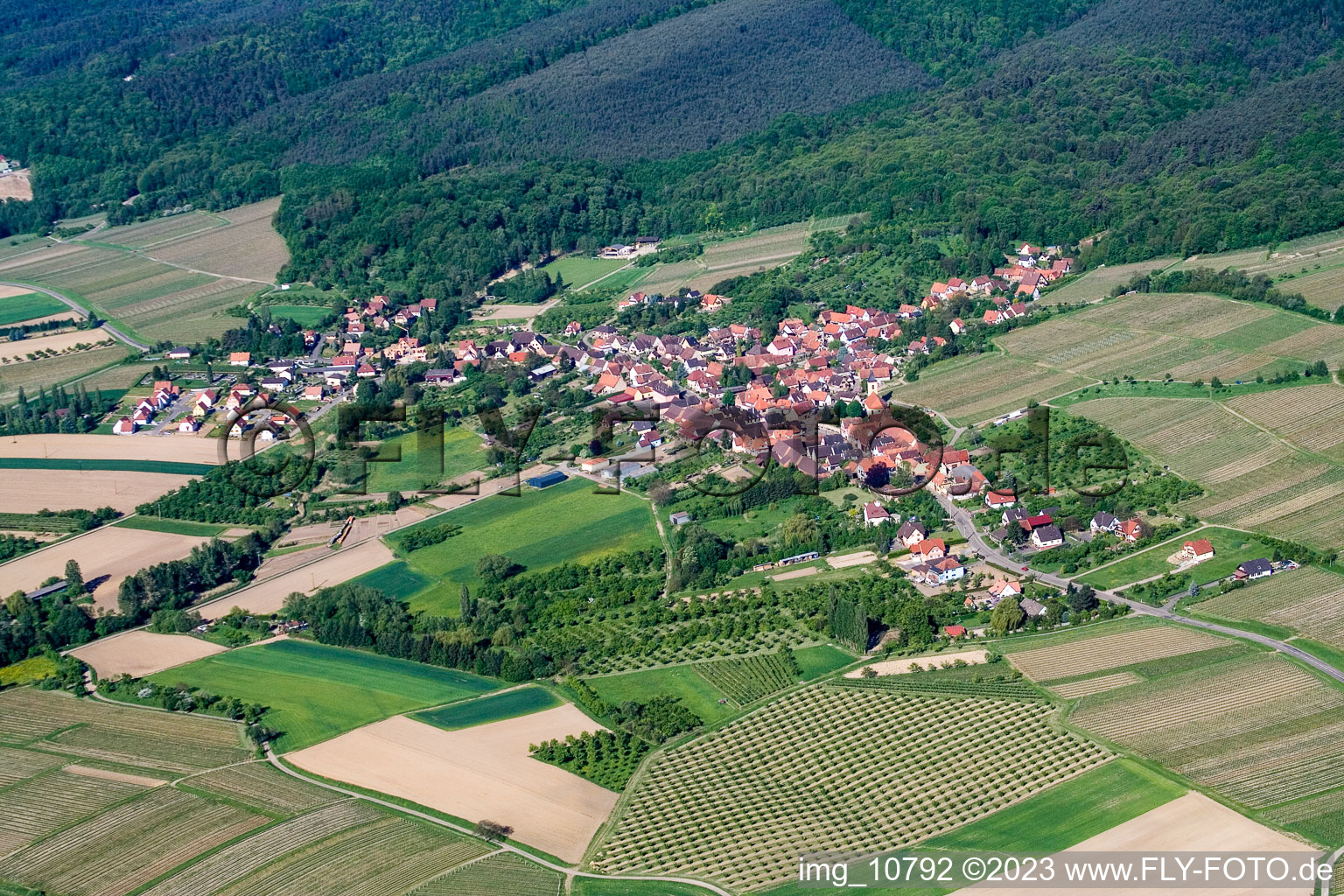 Rott im Bundesland Bas-Rhin, Frankreich aus der Luft betrachtet