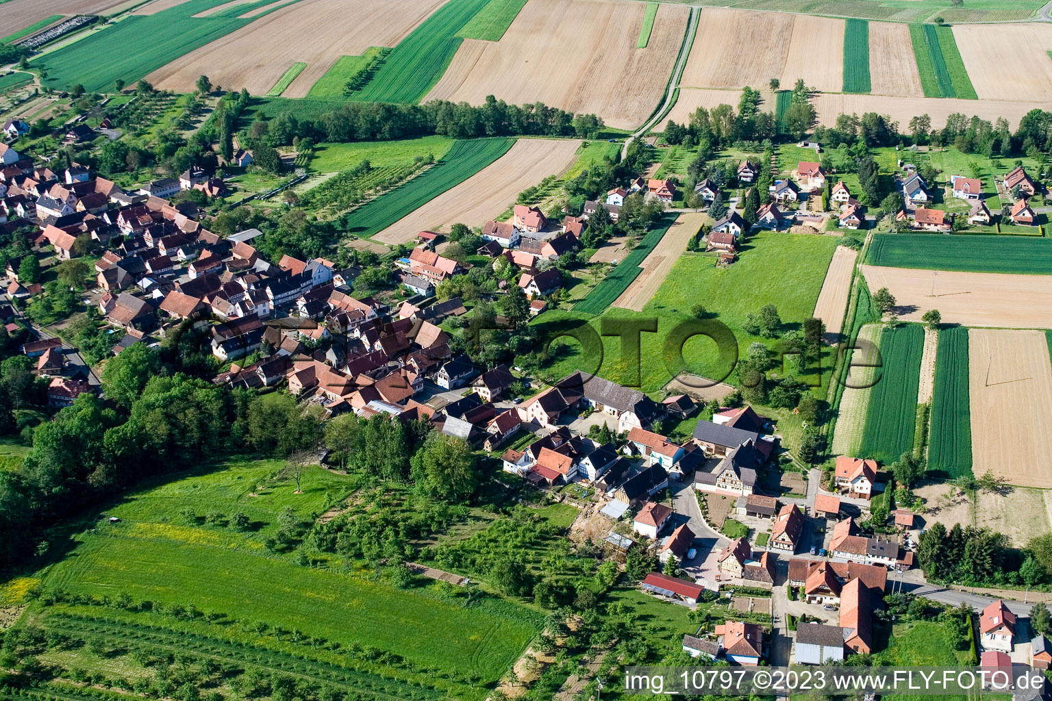 Cleebourg im Bundesland Bas-Rhin, Frankreich aus der Drohnenperspektive