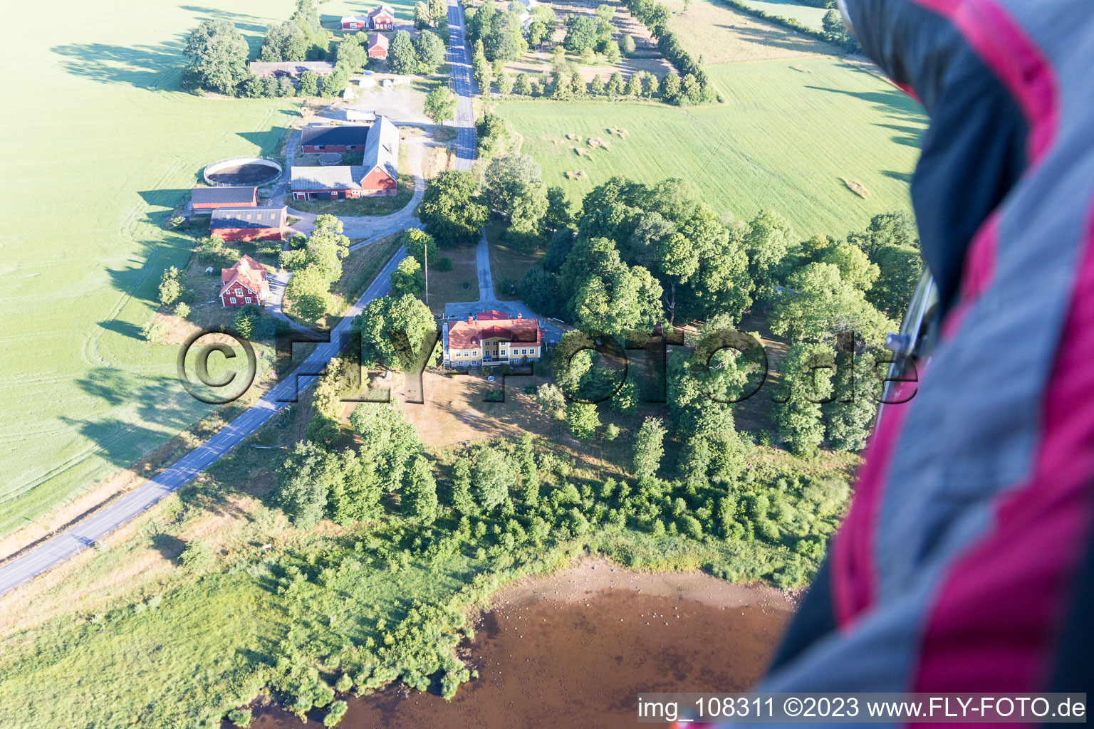 Drohnenbild von Skatelöv im Bundesland Kronoberg, Schweden