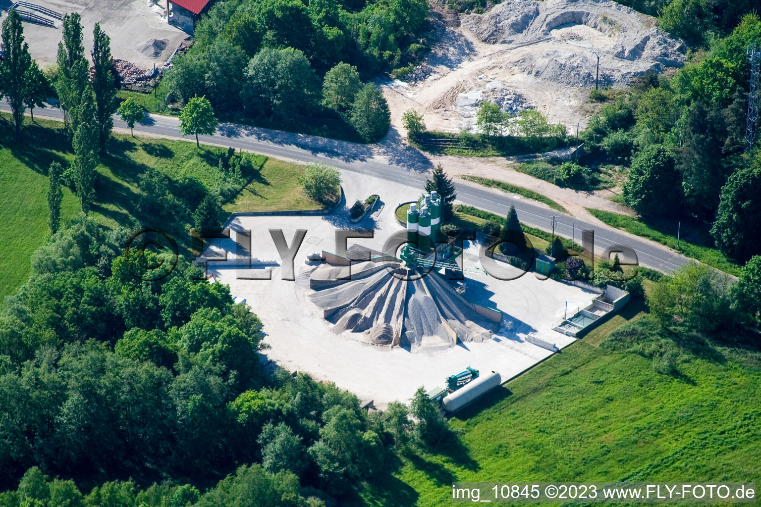 Gumbrechtshoffen im Bundesland Bas-Rhin, Frankreich aus der Drohnenperspektive