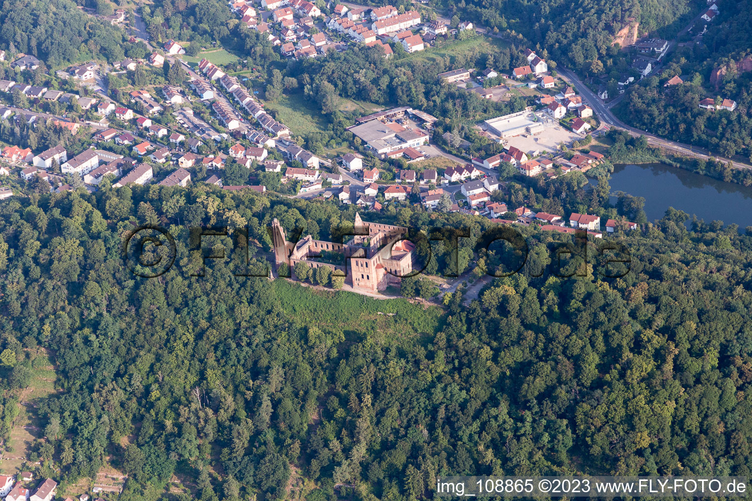 Luftaufnahme von Kloster Limburg im Ortsteil Grethen in Bad Dürkheim im Bundesland Rheinland-Pfalz, Deutschland