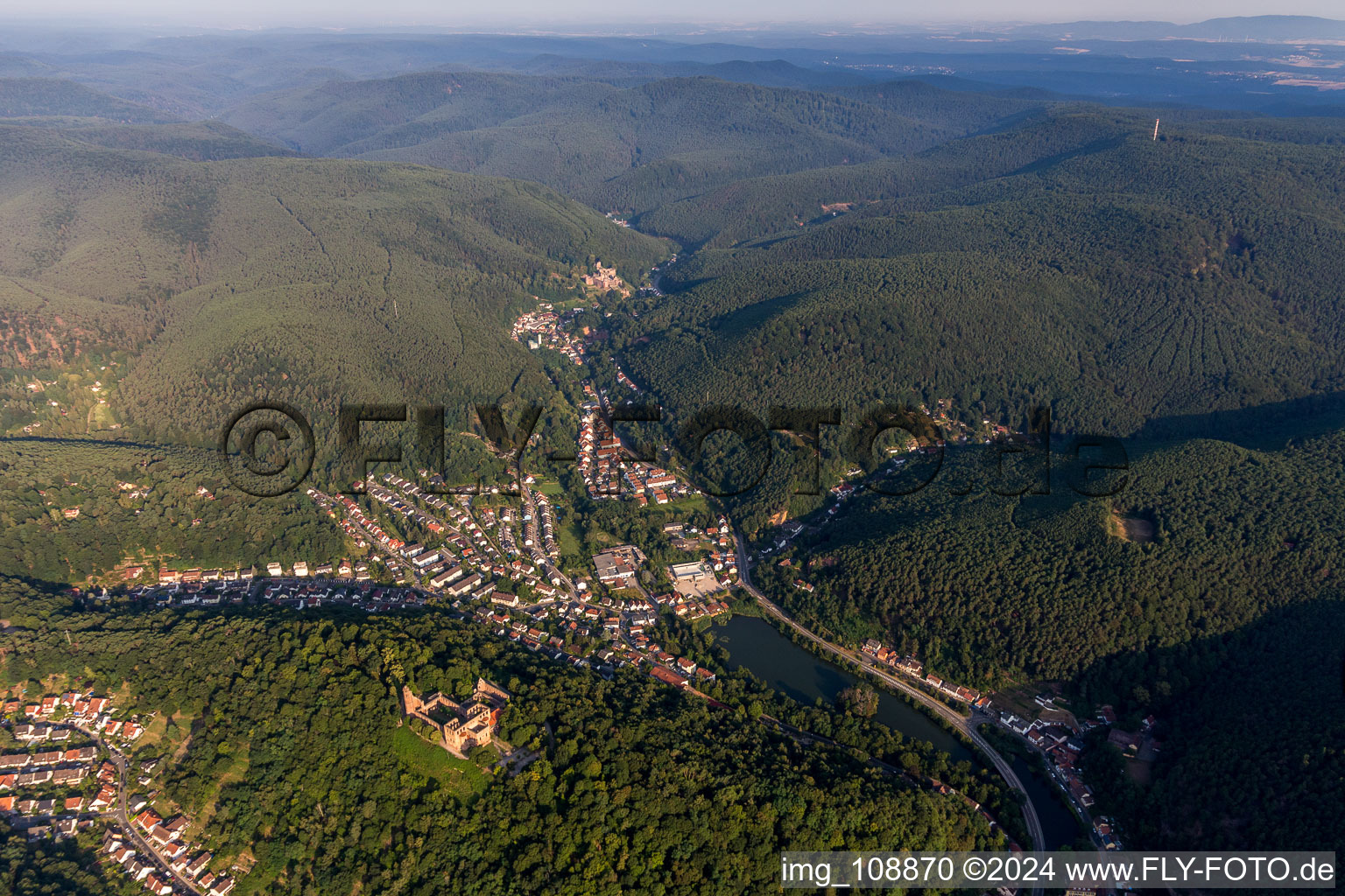 Isenachtal im Ortsteil Hausen in Bad Dürkheim im Bundesland Rheinland-Pfalz, Deutschland