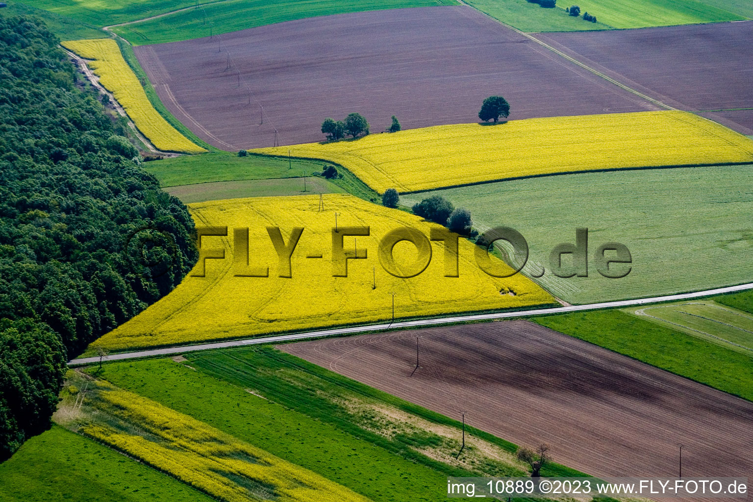 Ernolsheim-lès-Saverne im Bundesland Bas-Rhin, Frankreich aus der Luft