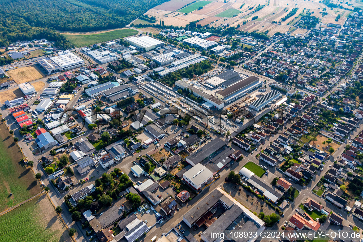 Gewerbegebiet im Ortsteil Kirrlach in Waghäusel im Bundesland Baden-Württemberg, Deutschland