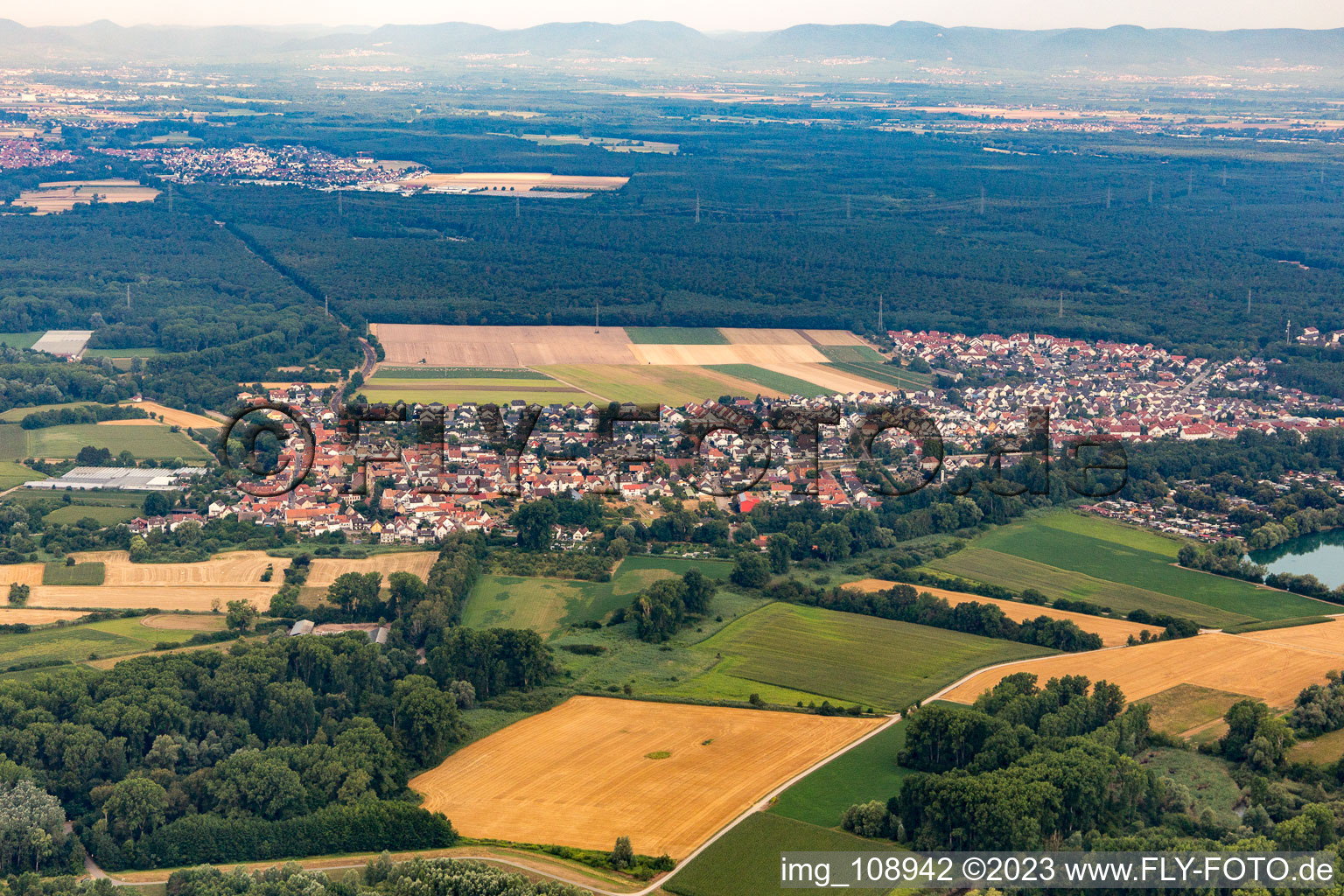 Ortsteil Sondernheim in Germersheim im Bundesland Rheinland-Pfalz, Deutschland von oben gesehen