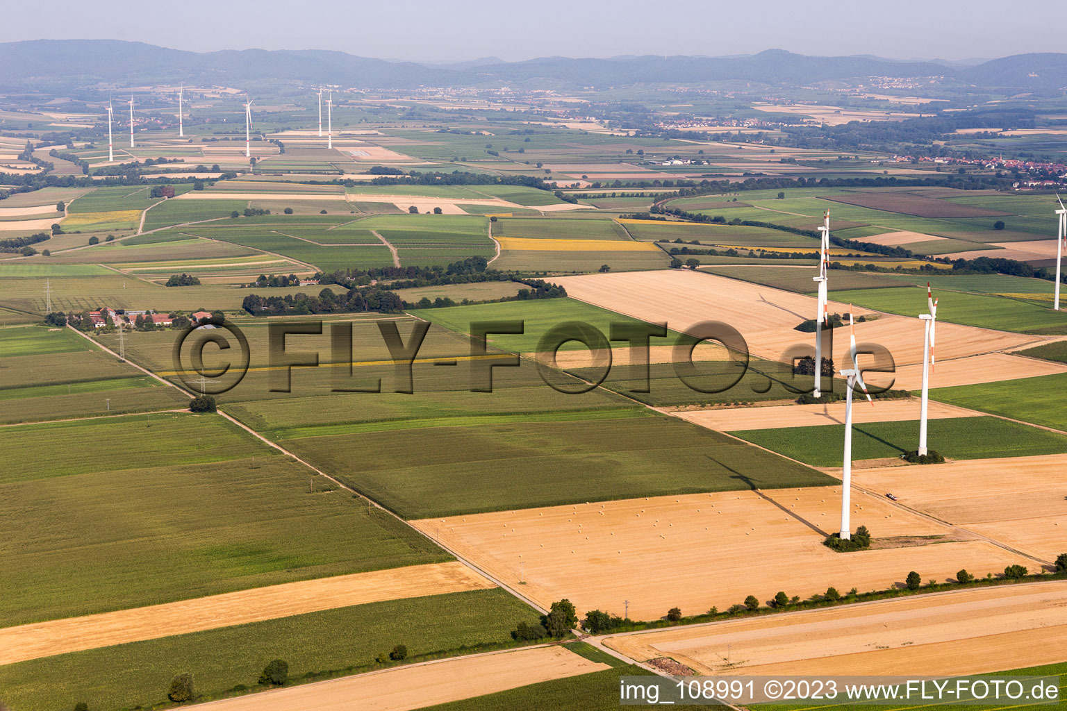 Luftaufnahme von Minfeld, Windkraftanlagen im Bundesland Rheinland-Pfalz, Deutschland