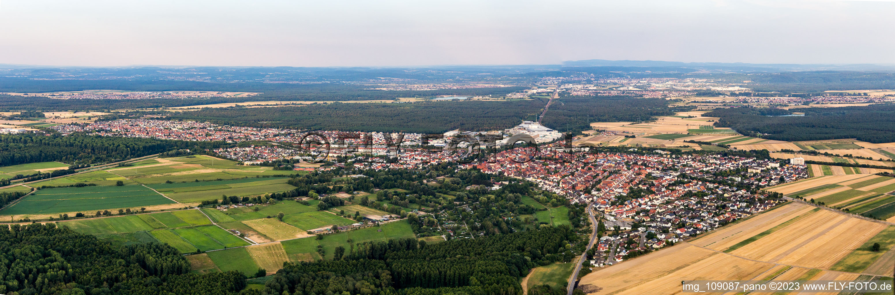 Panorama im Ortsteil Graben in Graben-Neudorf im Bundesland Baden-Württemberg, Deutschland