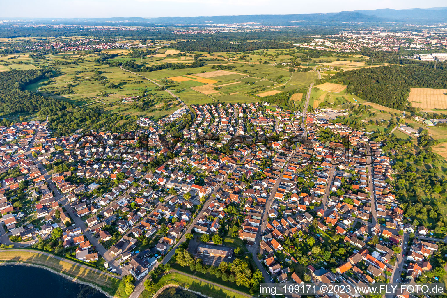 Luftbild von Ortsteil Plittersdorf in Rastatt im Bundesland Baden-Württemberg, Deutschland