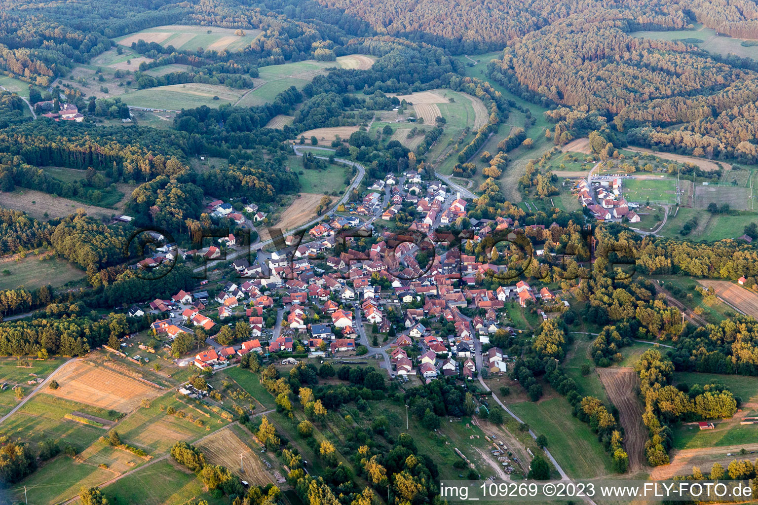 Völkersweiler im Bundesland Rheinland-Pfalz, Deutschland von oben
