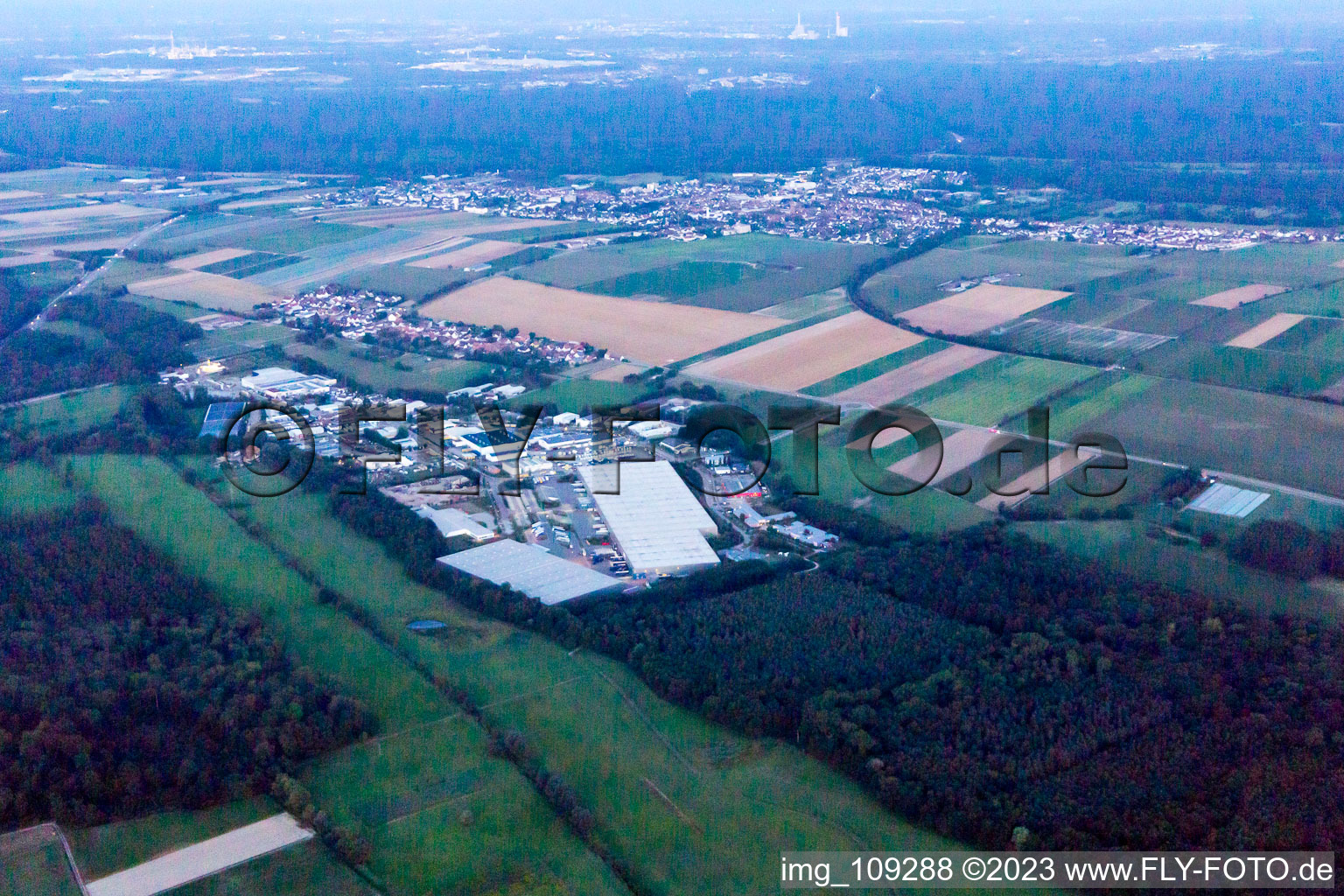 Minderslachen, Gewerbegebiet Horst in Kandel im Bundesland Rheinland-Pfalz, Deutschland von der Drohne aus gesehen