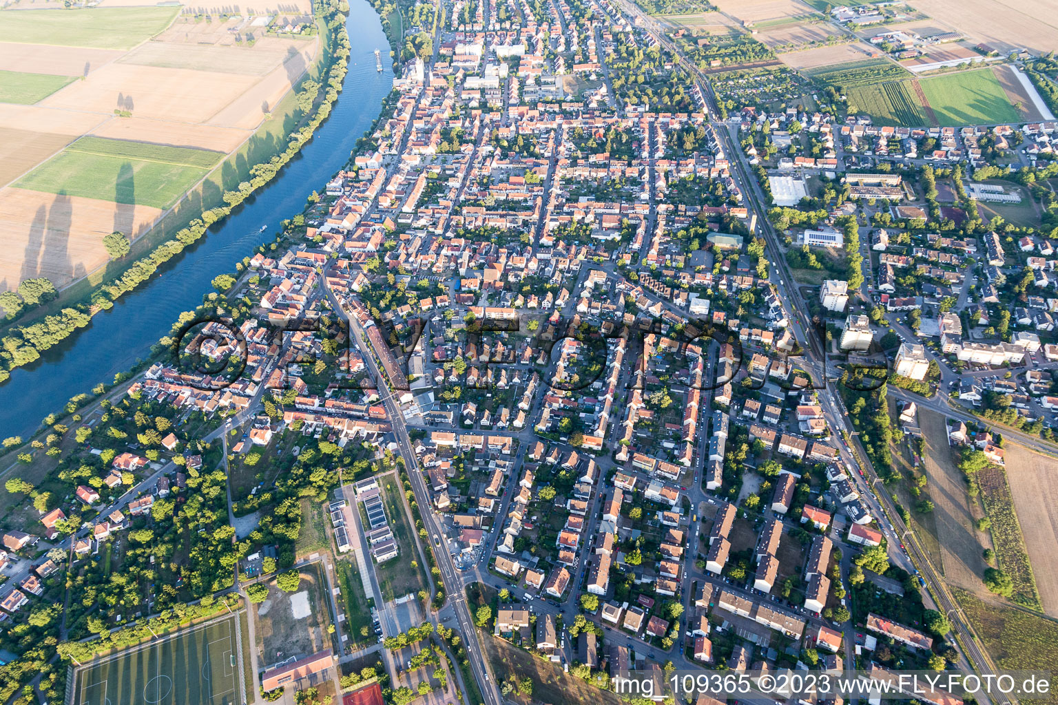 Ortsteil Edingen in Edingen-Neckarhausen im Bundesland Baden-Württemberg, Deutschland von oben