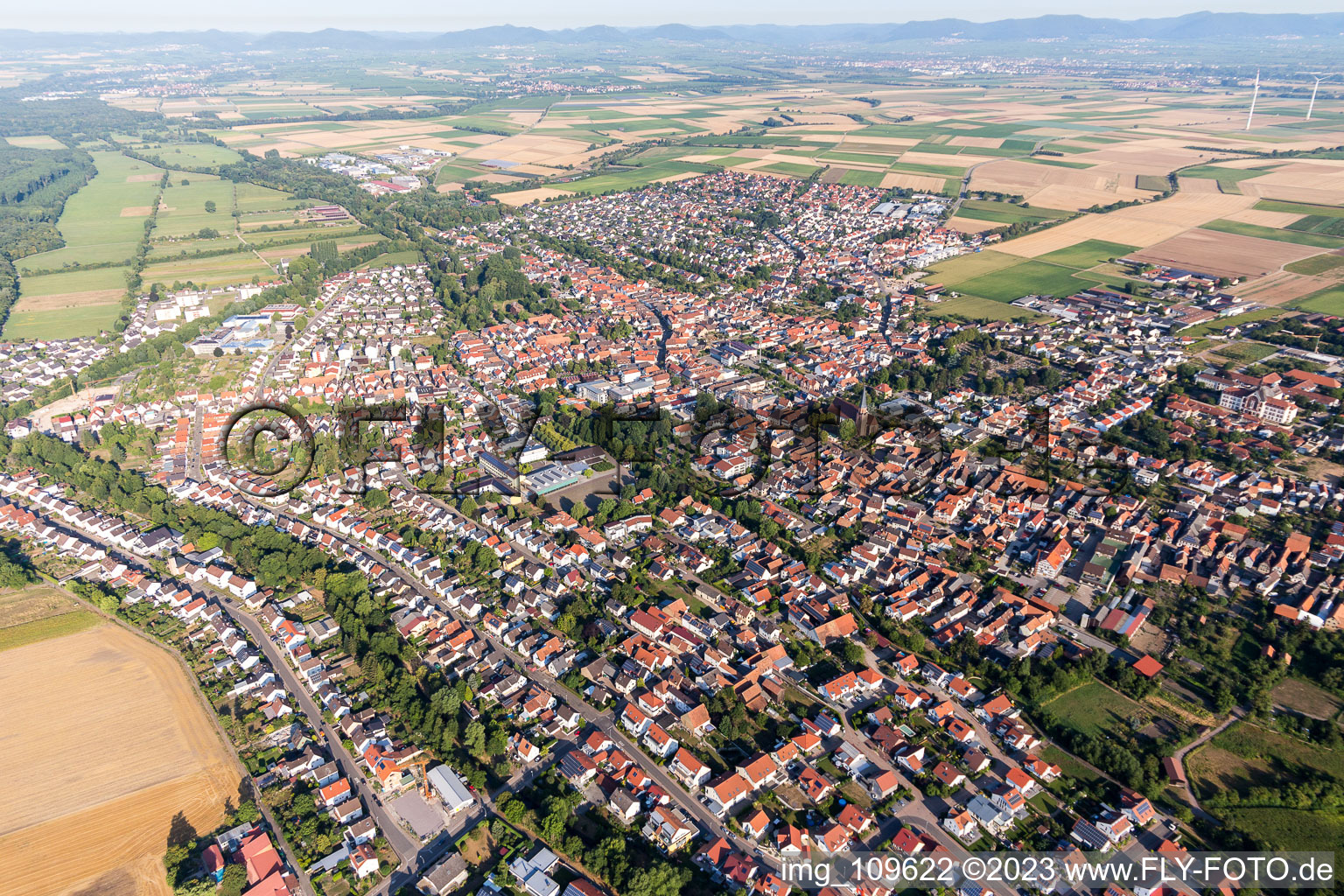 Ortsteil Herxheim in Herxheim bei Landau/Pfalz im Bundesland Rheinland-Pfalz, Deutschland aus der Vogelperspektive