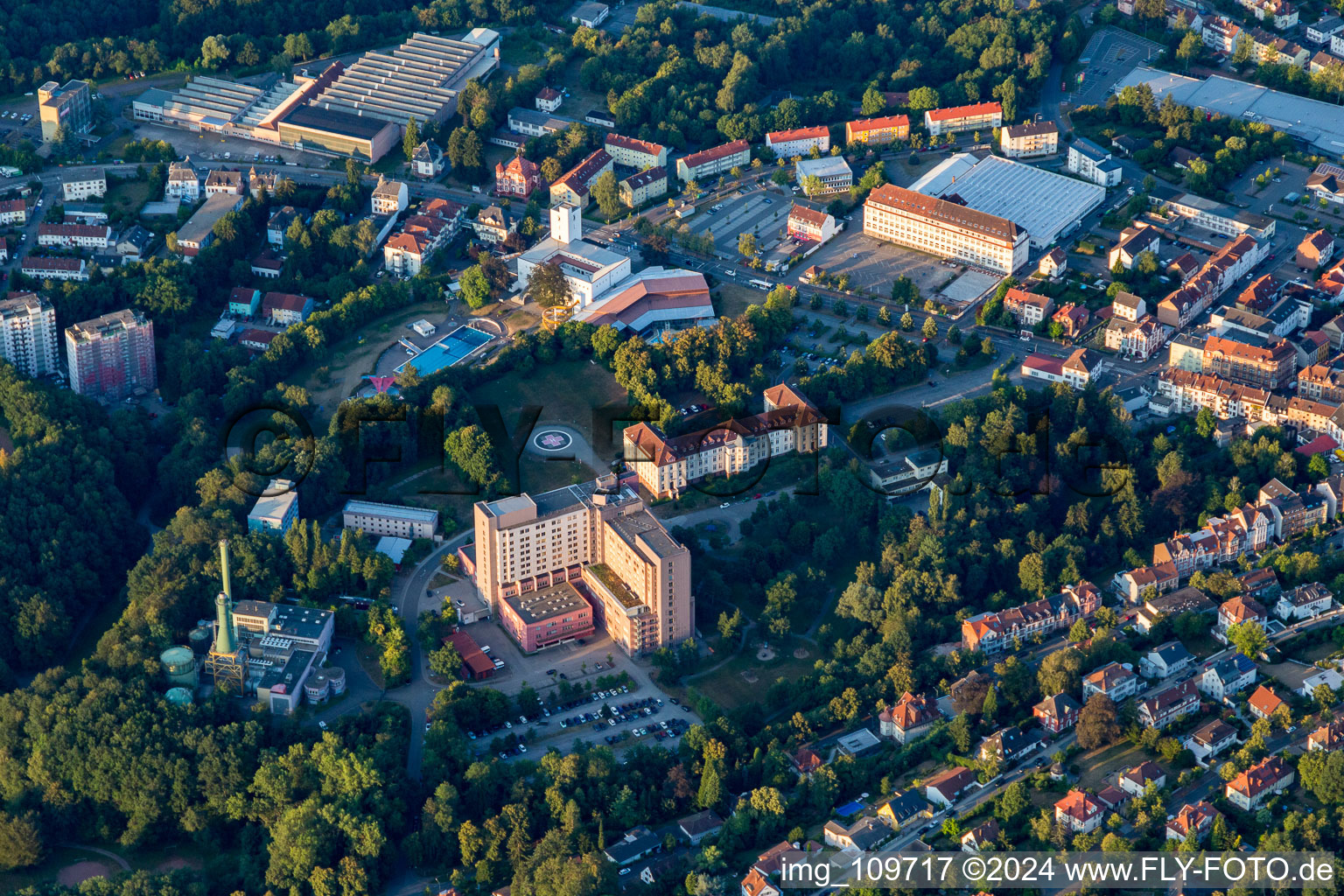 Luft- und Badepark, Städtisches Krankenhaus in Pirmasens im Bundesland Rheinland-Pfalz, Deutschland