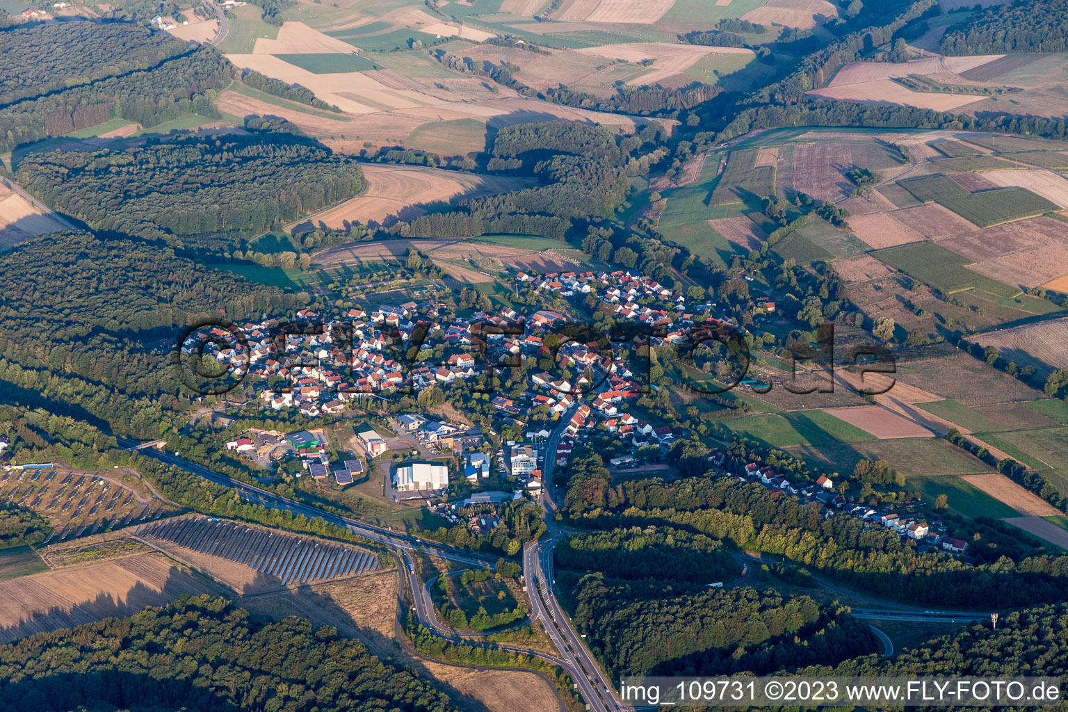 Luftbild von Petersberg im Bundesland Rheinland-Pfalz, Deutschland