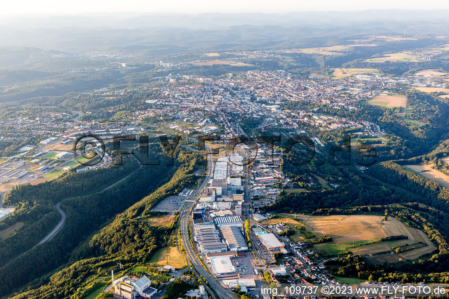Pirmasens im Bundesland Rheinland-Pfalz, Deutschland von der Drohne aus gesehen