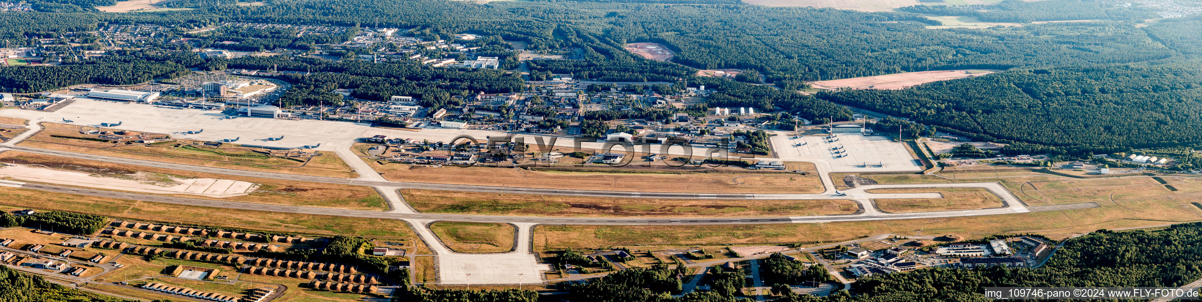 Panorama US Air Base in Ramstein im Bundesland Rheinland-Pfalz, Deutschland