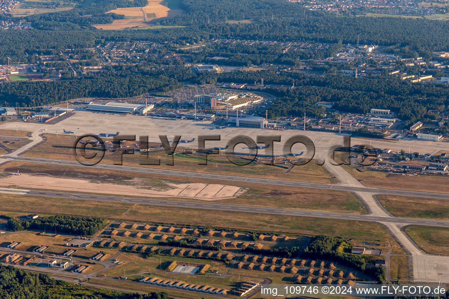 Luftaufnahme von Ramstein, US Air Base im Bundesland Rheinland-Pfalz, Deutschland