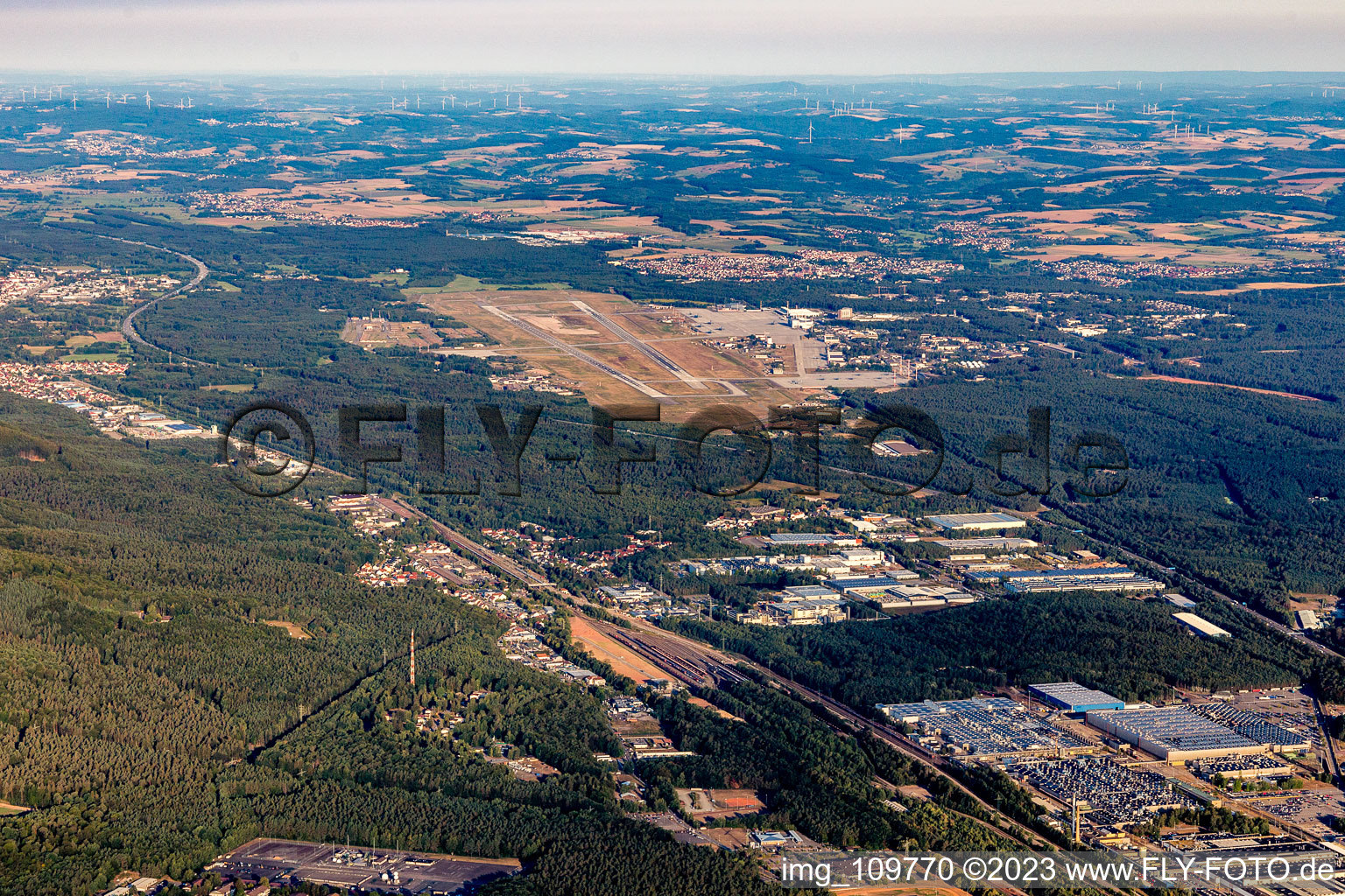 Ramstein, US-Air-Base im Bundesland Rheinland-Pfalz, Deutschland aus der Luft betrachtet