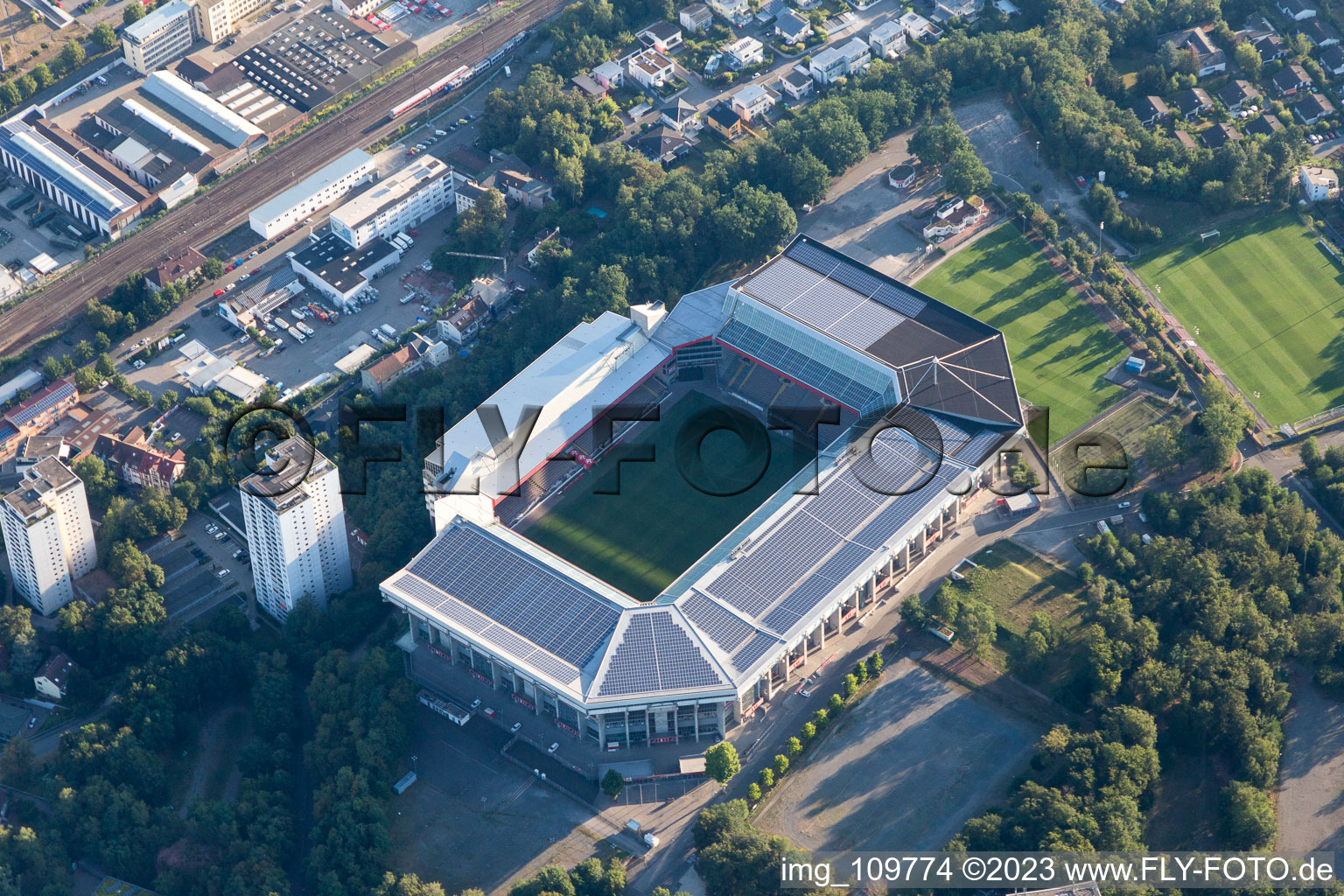 Luftbild von Kaiserslautern, Fritz-Walter Stadion des FCK auf dem Betzenberg im Bundesland Rheinland-Pfalz, Deutschland