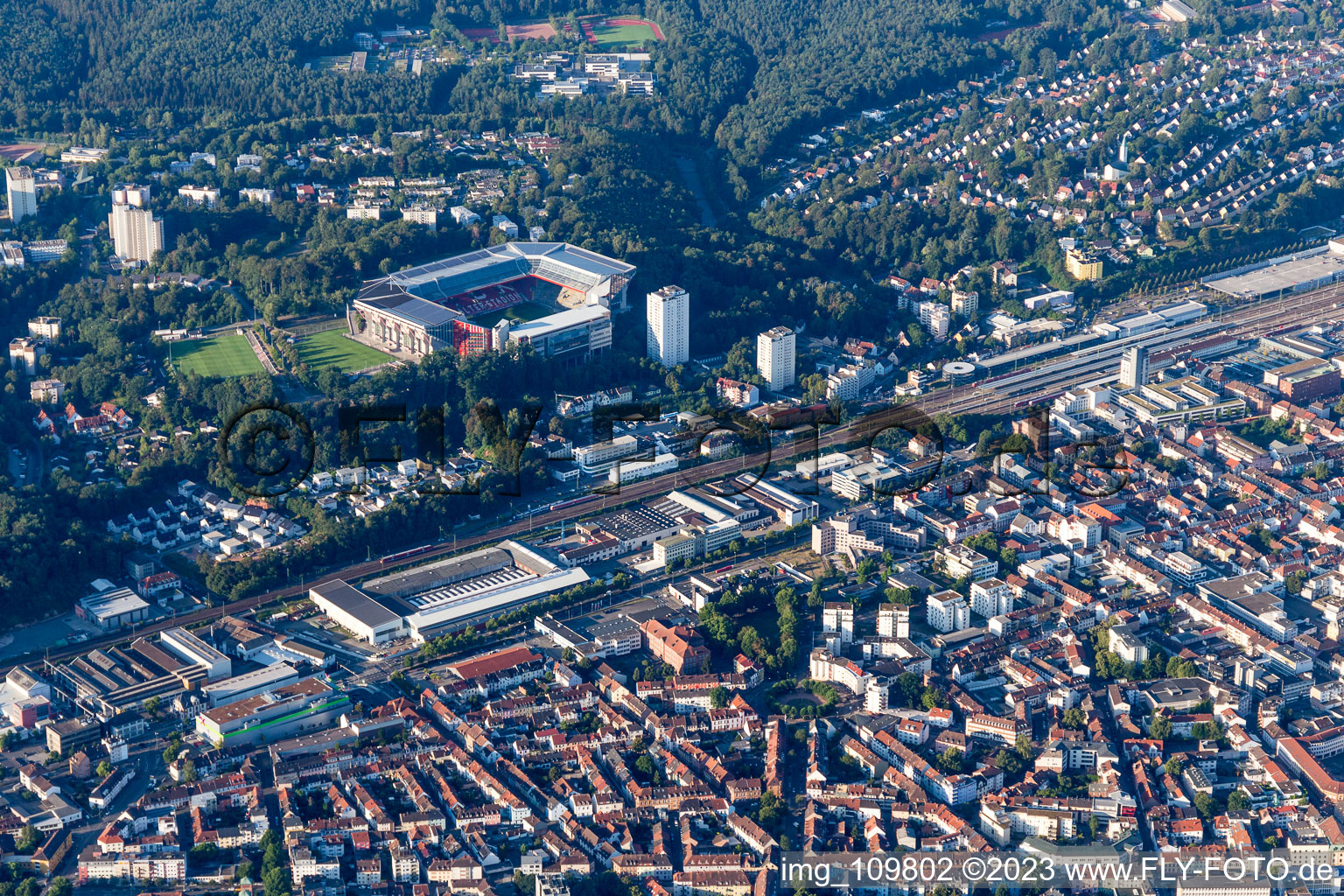 Luftbild von Kaiserslautern, Fritz-Walter-Stadion im Bundesland Rheinland-Pfalz, Deutschland