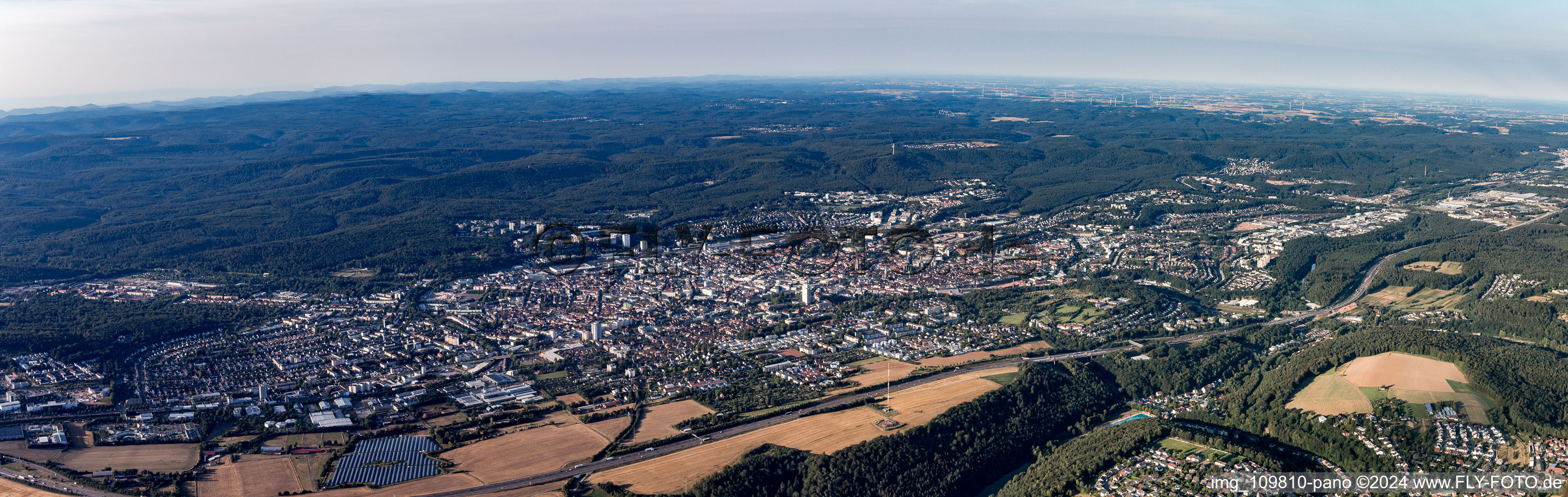 Luftbild von Panorama in Kaiserslautern im Bundesland Rheinland-Pfalz, Deutschland